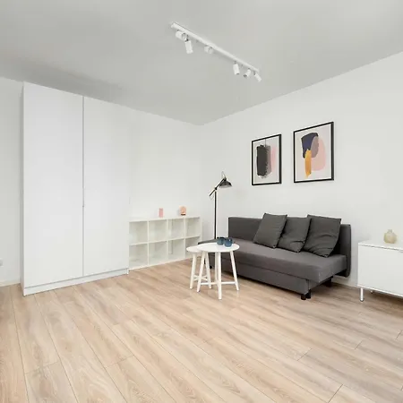 Appartement Stylish With Balcony Near Market By Renters