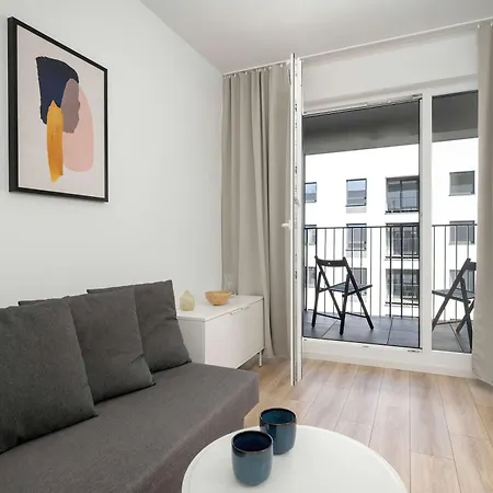 Appartement Stylish With Balcony Near Market By Renters