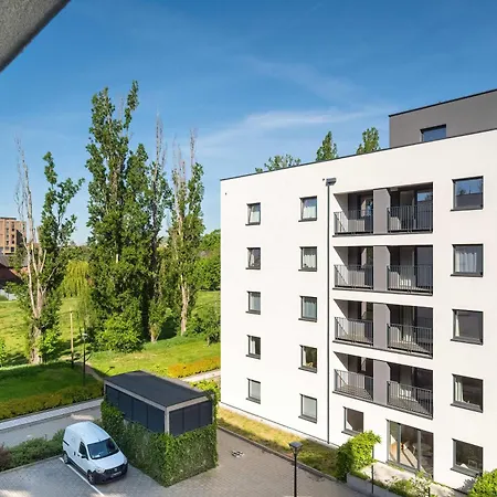 아파트 Stylish With Balcony Near Market By Renters *